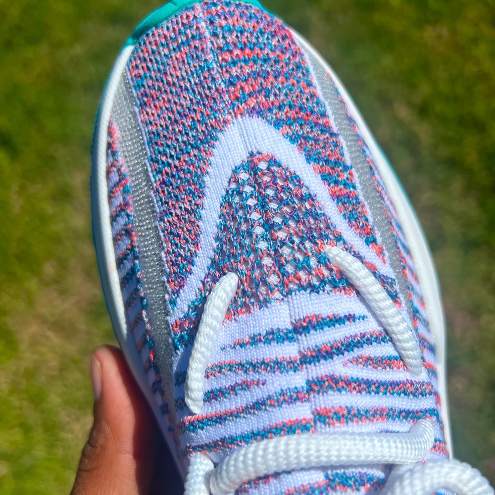 SIA Collective Sock Runners ✈️ FREE SHIPPING - Picture 8 of 9